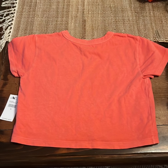 Red O’Neil crop top T-shirt size medium. - Picture 5 of 5